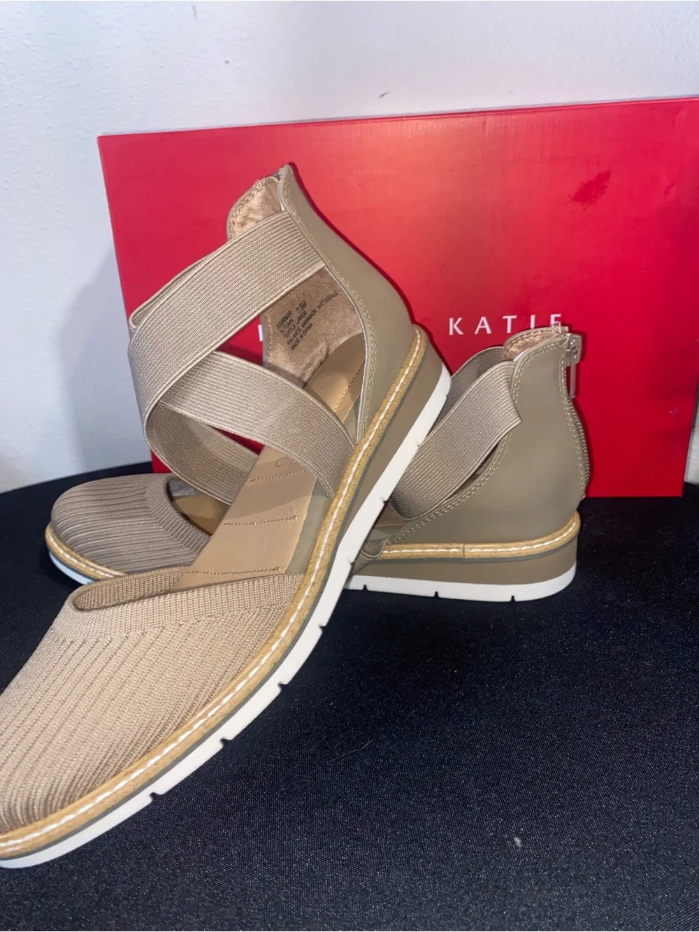 Kelly & Katie (DSW) Taupe Elastic Crossover Flat Sandals